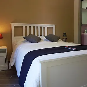 https://giulias-guesthouse.it-romehotels.com